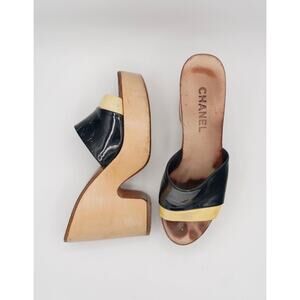 38.5 Chanel Vintage Patent Leather Interlocking CC Platform Heels